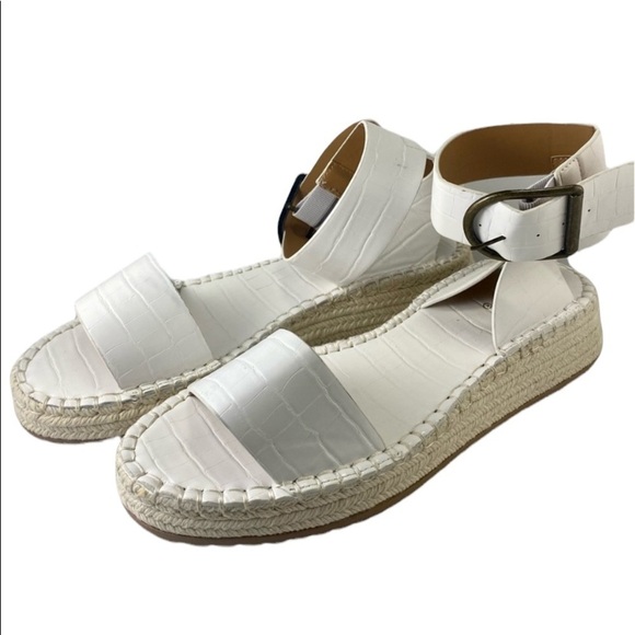 Qupid Brand New Animal Print Embossed Platform Sandals (Size 9) - Picture 8 of 8